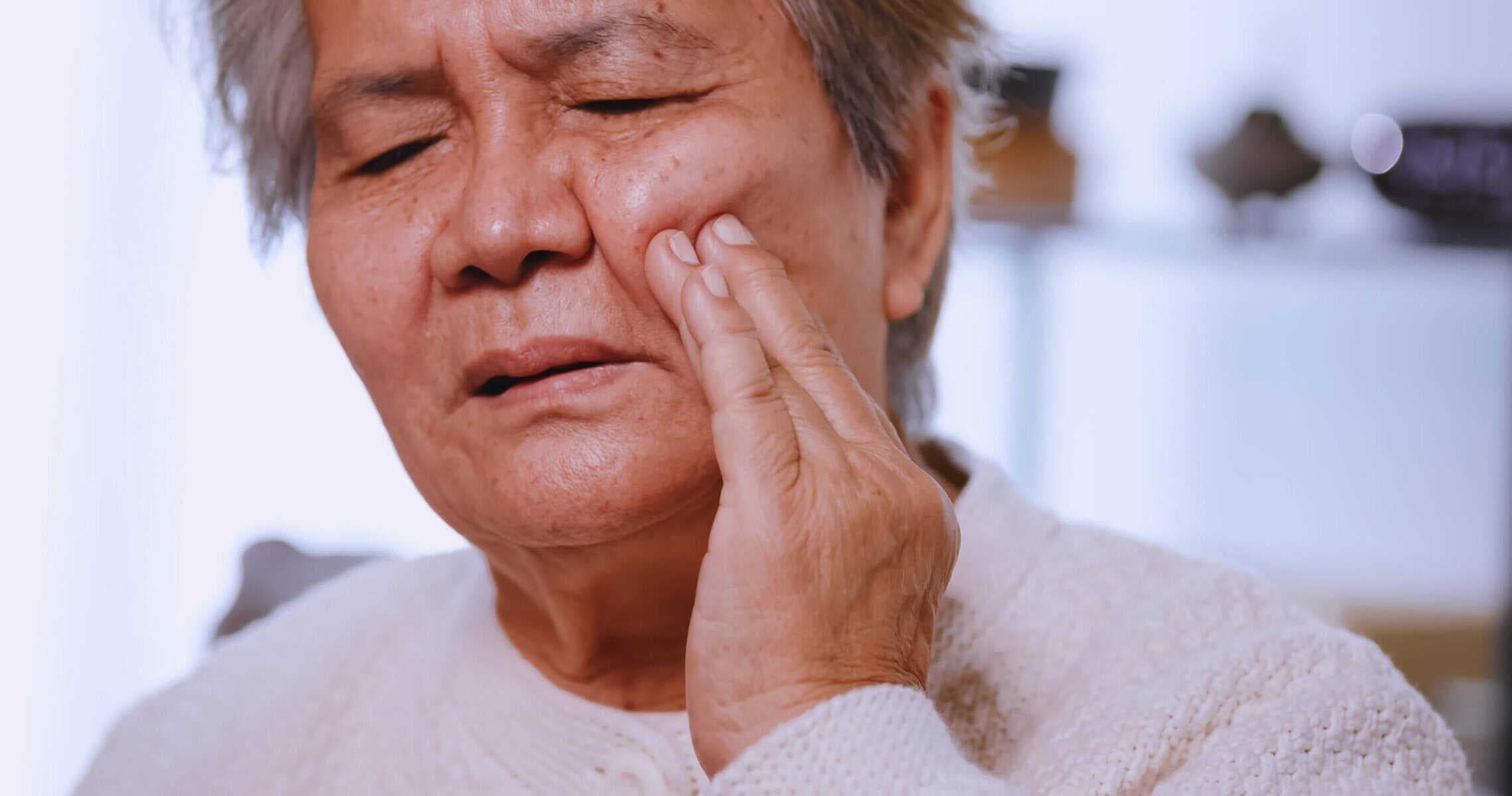 痱滋 (口腔潰瘍) 痛到死?牙醫拆解成因及 3 招快速急救法